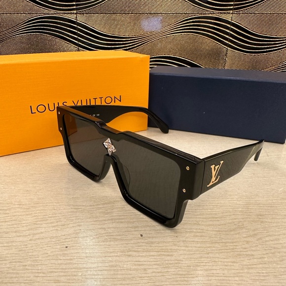 Louis Vuitton Millionaire Sunglasses, Black and Gold Lettering Stars - Picture 1 of 6